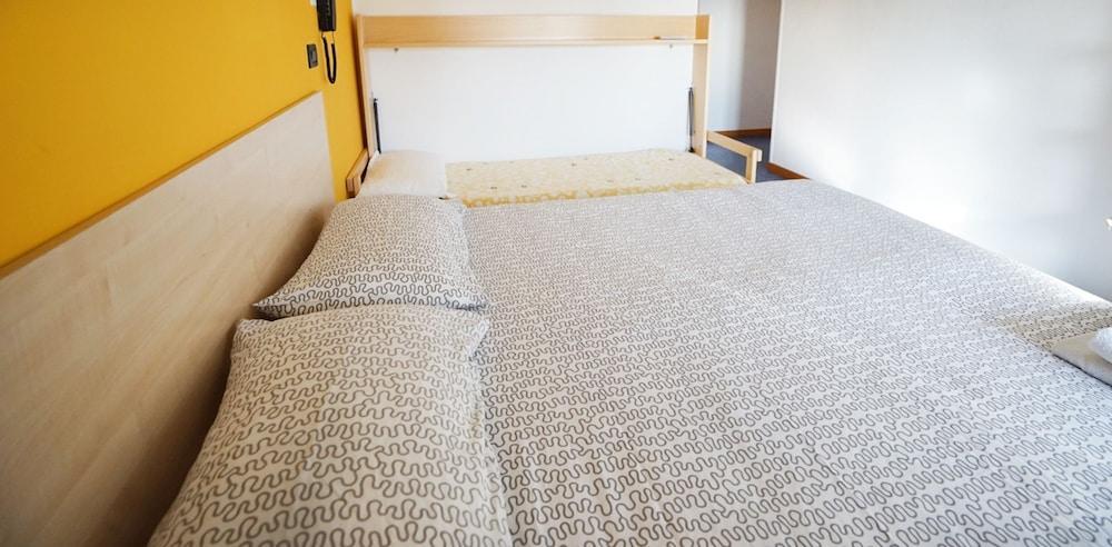 Hotel Morfeo - Young People Hotels (Adults Only) Rimini Luaran gambar