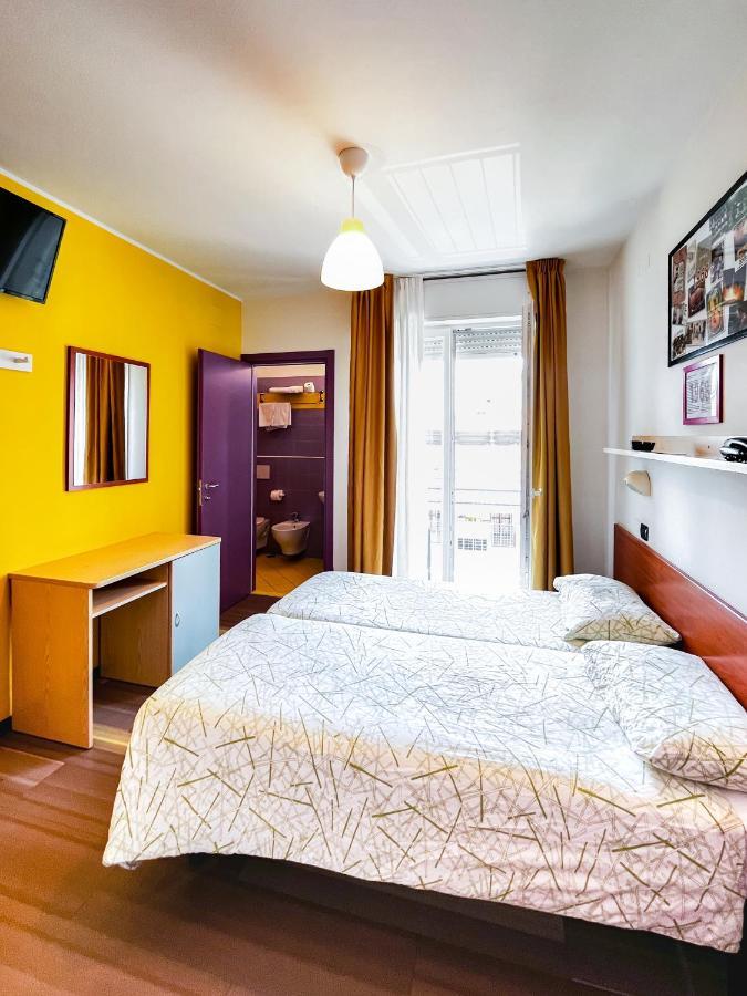 Hotel Morfeo - Young People Hotels (Adults Only) Rimini Luaran gambar